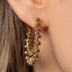 THE WAY YOU MAKE ME WHEEL New Paparazzi Earrings Pierced Gold Tone NIP